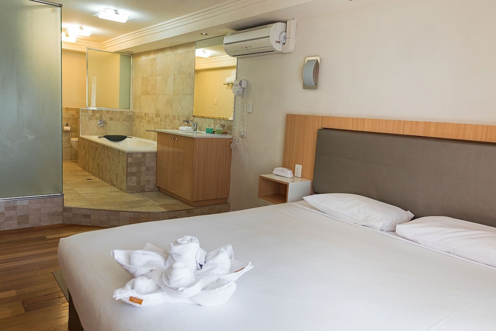 INDIAN OCEAN HOTEL 13/55