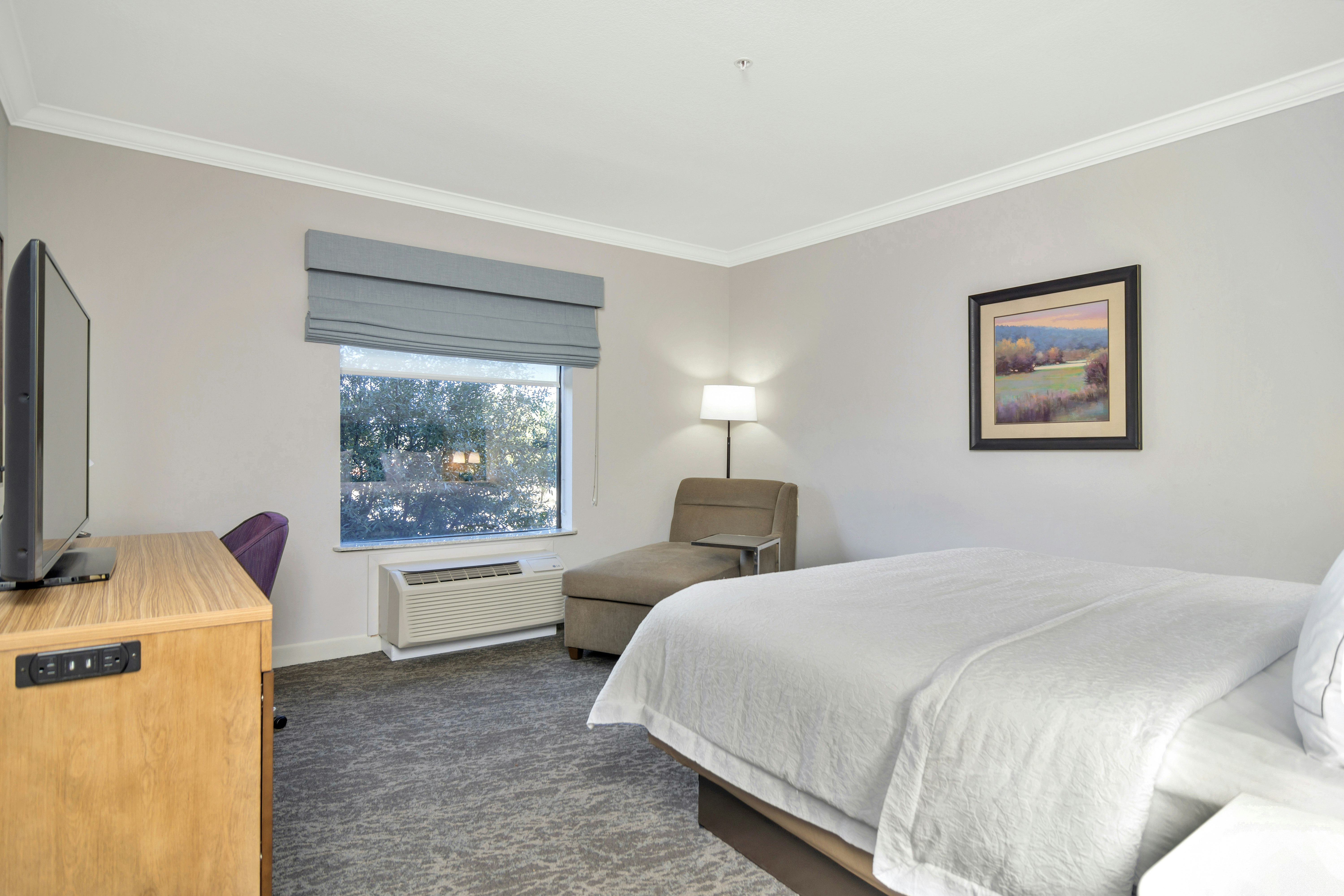 ROOM, KING BED