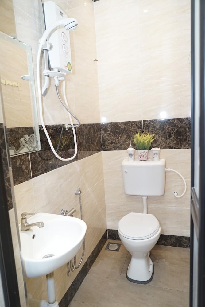 Ghazrin's Classic Hotel 52/53