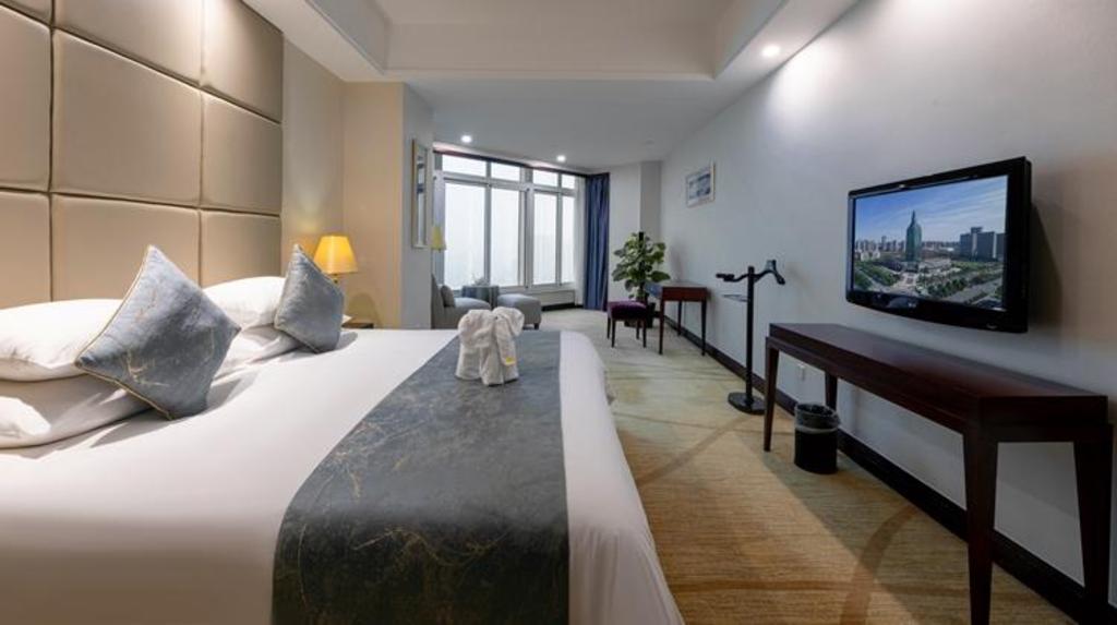 Smart, Executive, Suite, King Bed