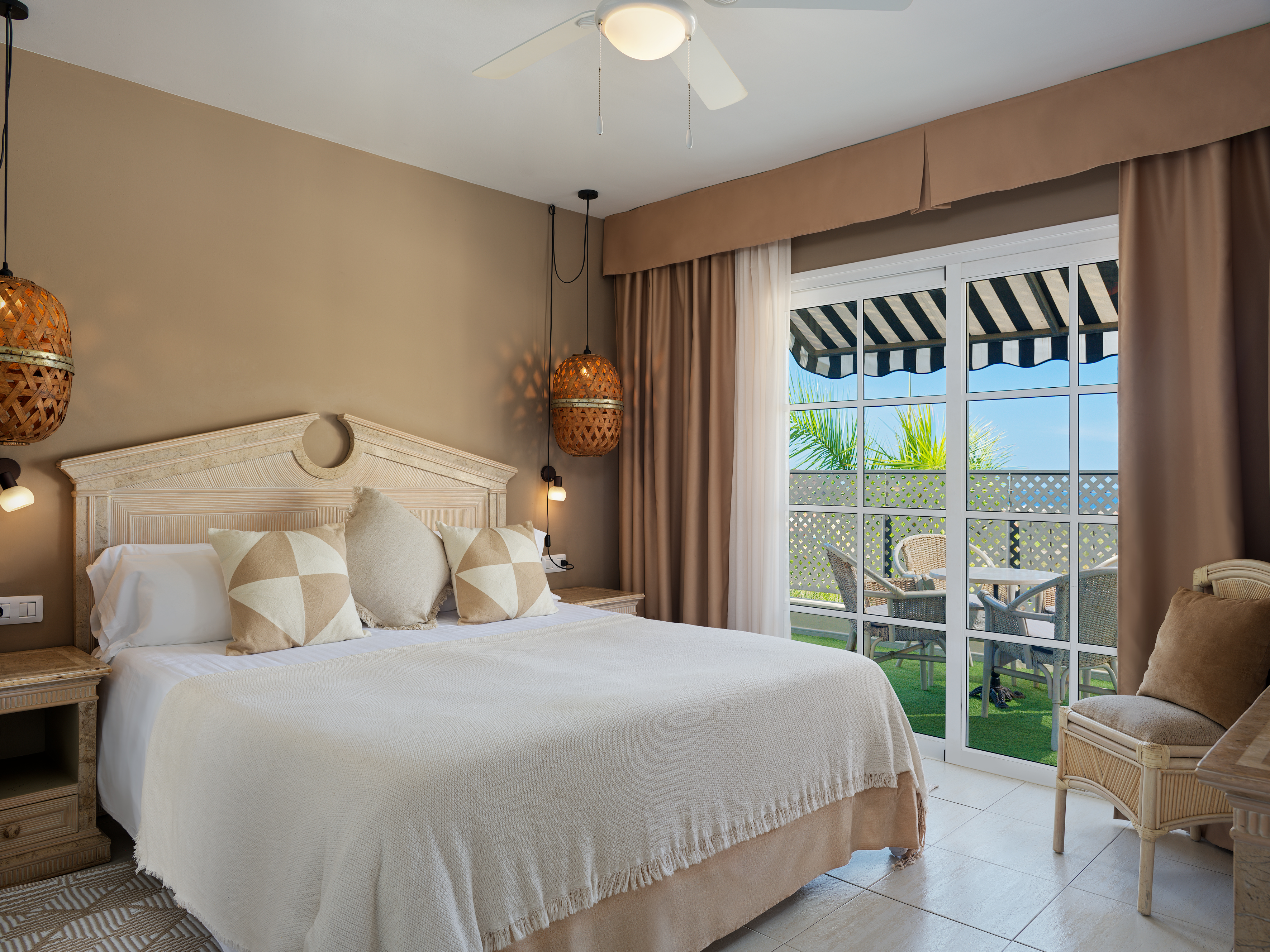 2 Bedrooms, Suite, Sun Room