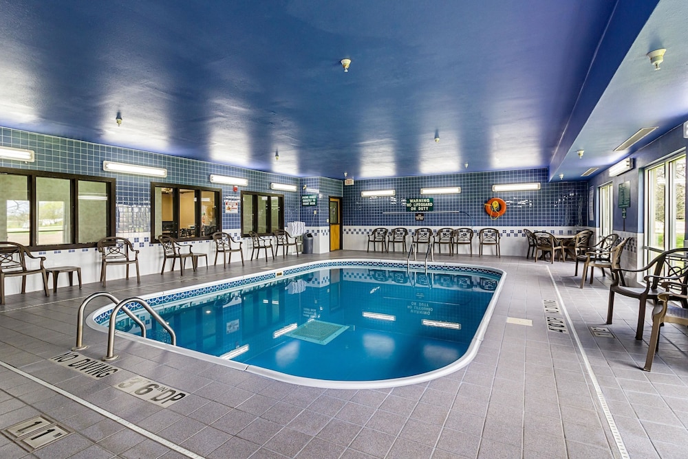 Econo Lodge Luverne I-90 18/27