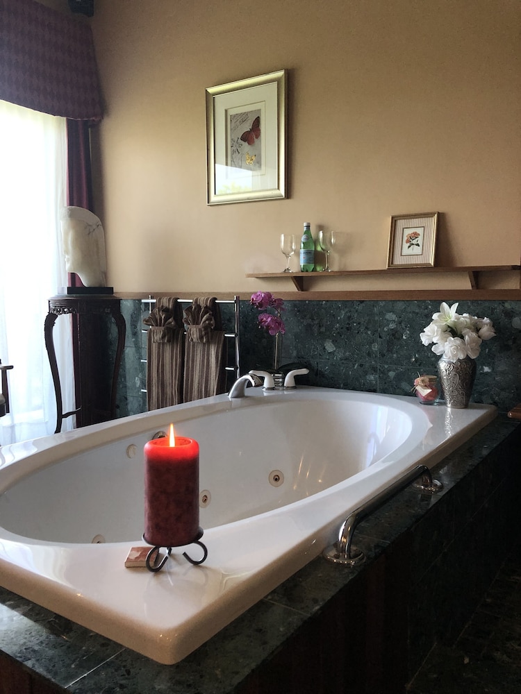 Coppertoppe Inn Retreat Center 46/49