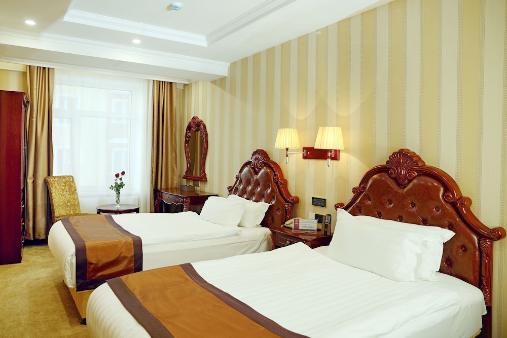 Royal House Hotel 2 18/49