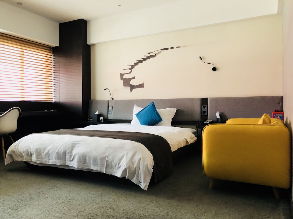 Likto Hotel 9/64
