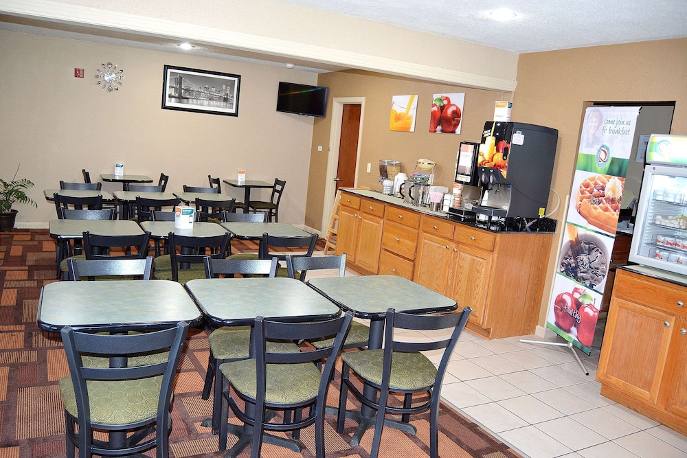 Quality Inn Raynham - Taunton 68/75