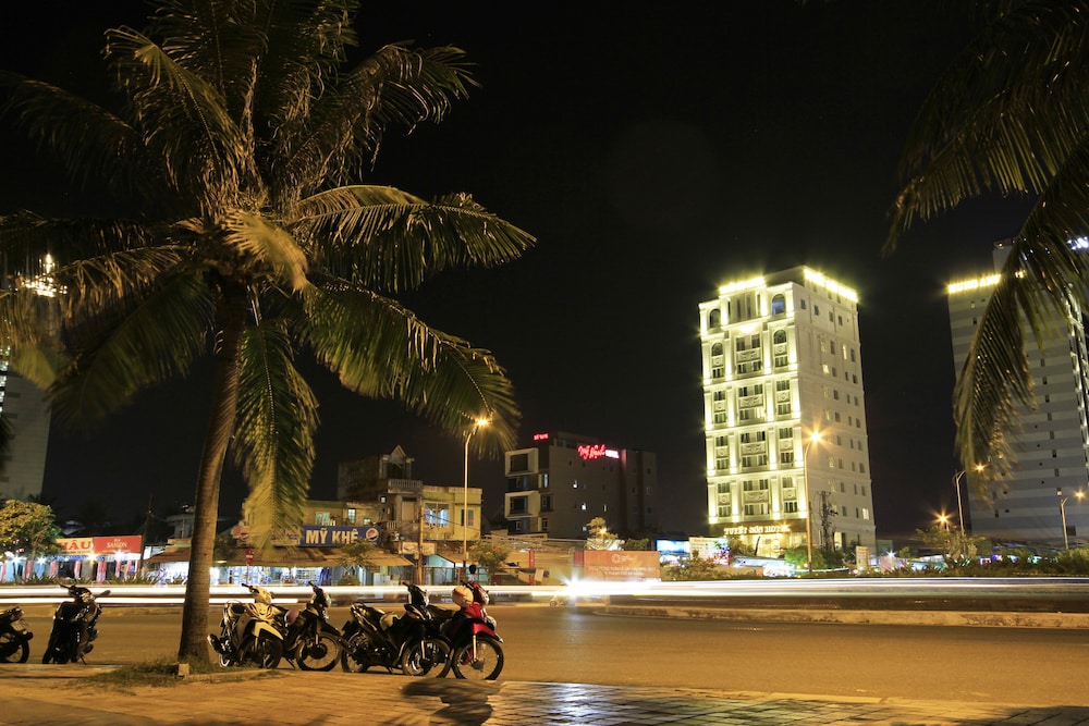 Tuyet Son Hotel 58/68