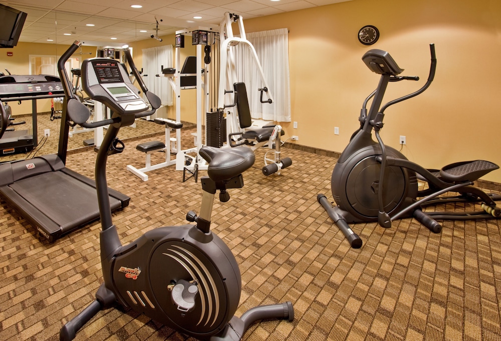 Holiday Inn Express Hotel And Suites Wichita Airport 32/58