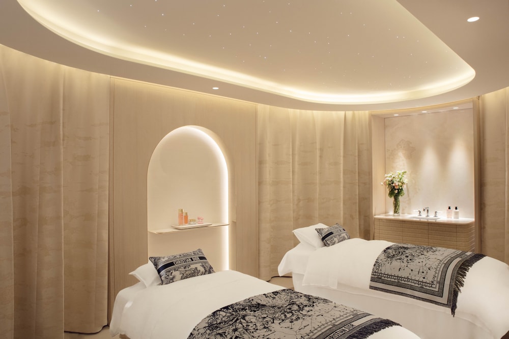 Hotel Plaza Athenee 43/79