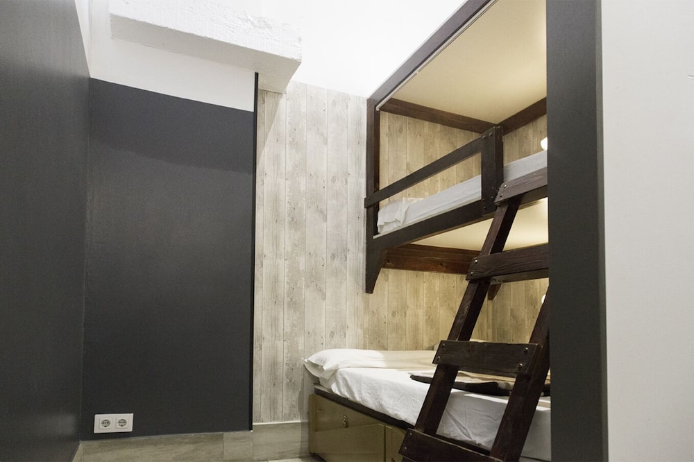 Ant Hostel Barcelona 47/66
