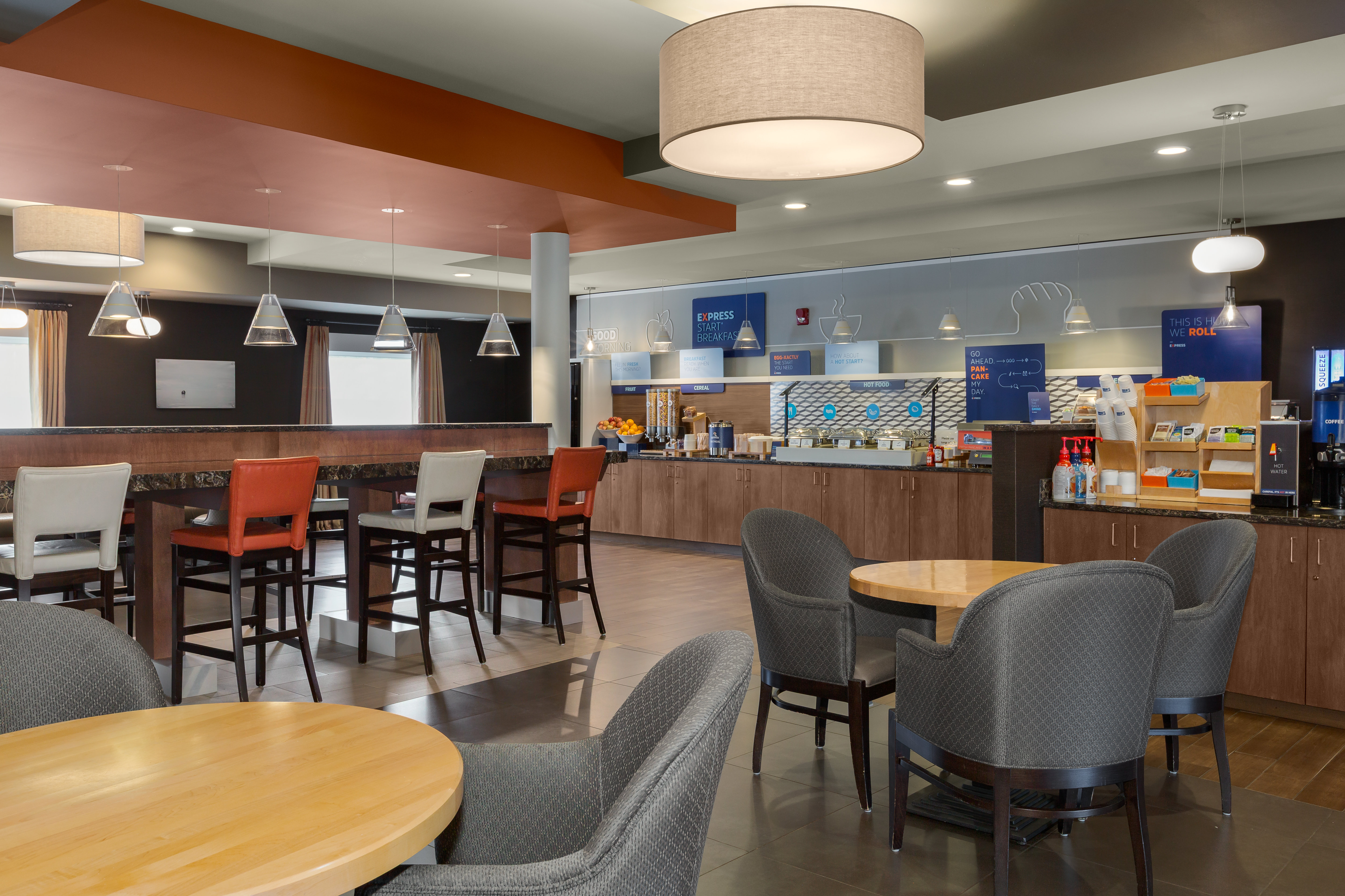 Holiday Inn Express Suites Cold Lake 57/73