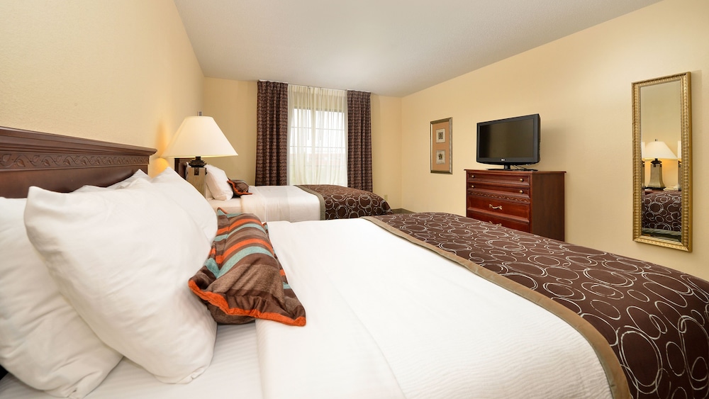 Staybridge Suites West Des Moines 14/76