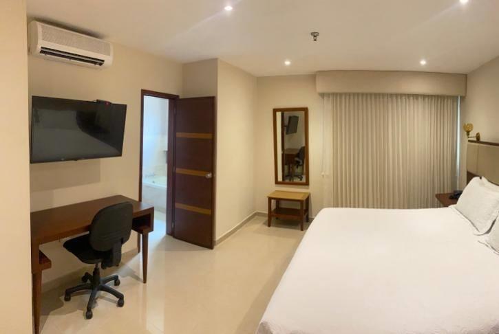 Howard Johnson by Wyndham Barranquilla Versalles 8/29