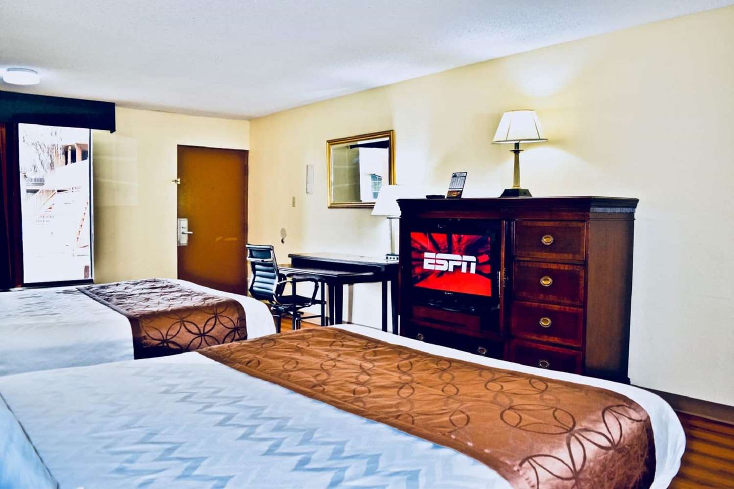 Days Inn By Wyndham Burleson Ft Worth 5/8