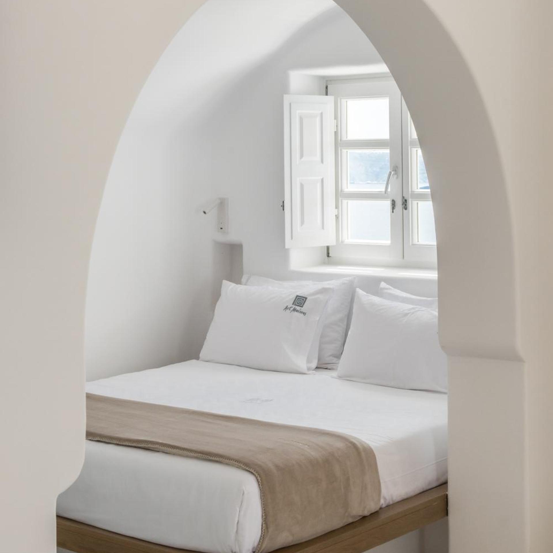EXECUTIVE, SUITE