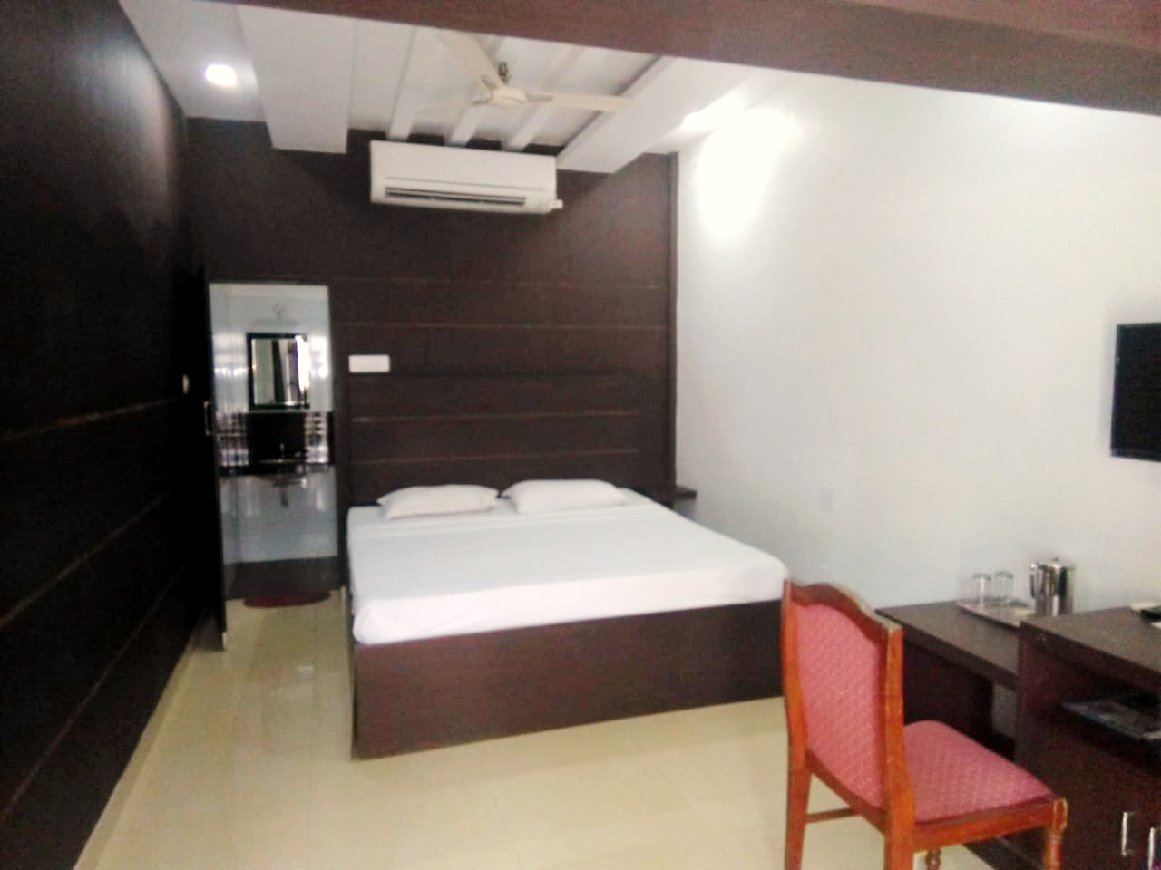 CLAFOUTI BEACH RESORT 8/20