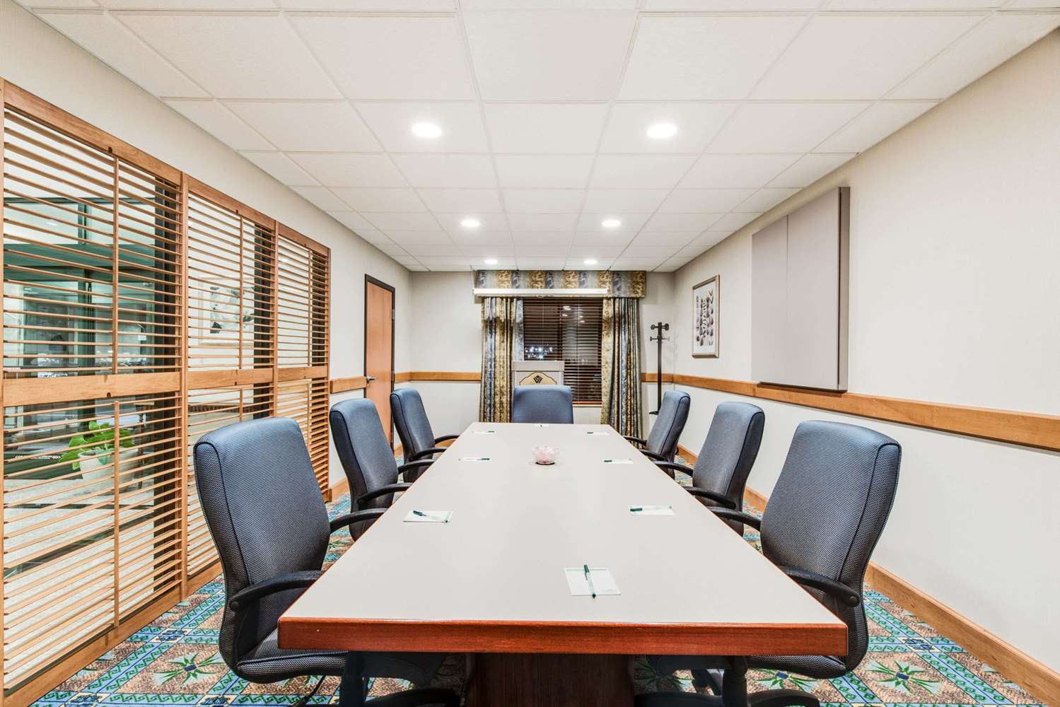Wingate By Wyndham York 20/27
