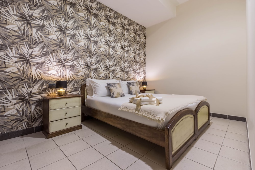 STANDARD, DOUBLE OR TWIN BED