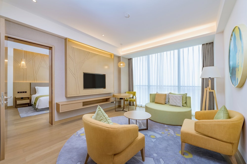 Holiday Inn Changsha Dawangshan 39/72