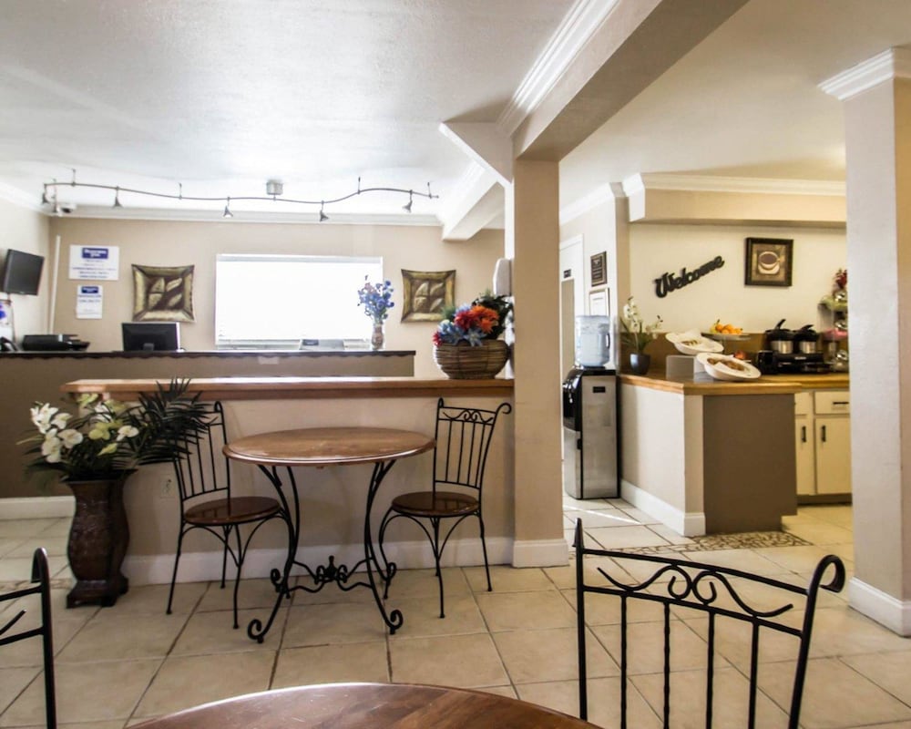 Rodeway Inn Apopka 39/46