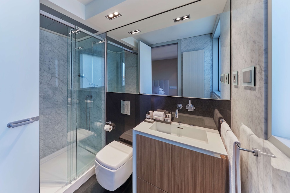Hyatt Regency Madrid Residences 29/34