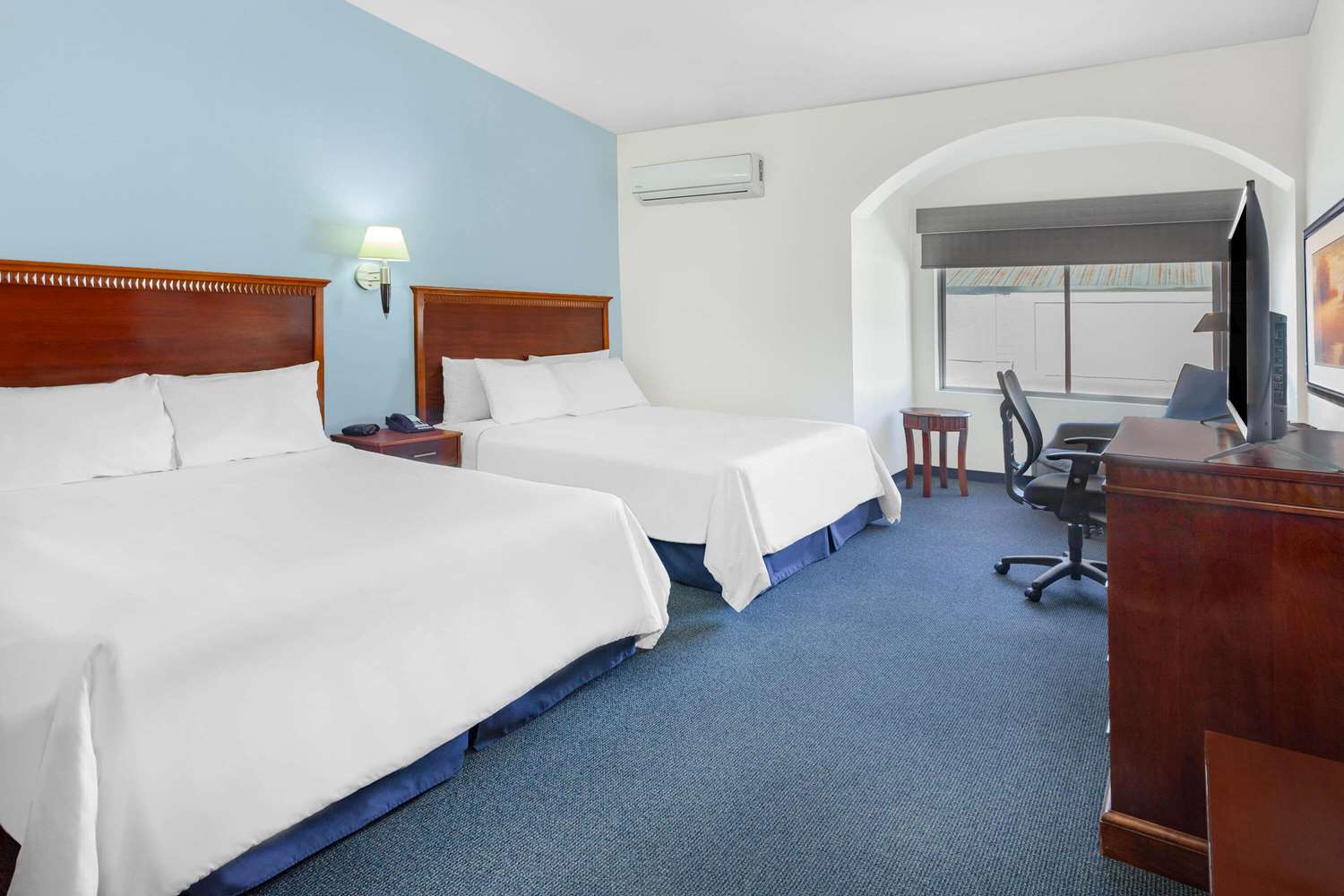 Days Inn By Wyndham Piedras Negras 4/26