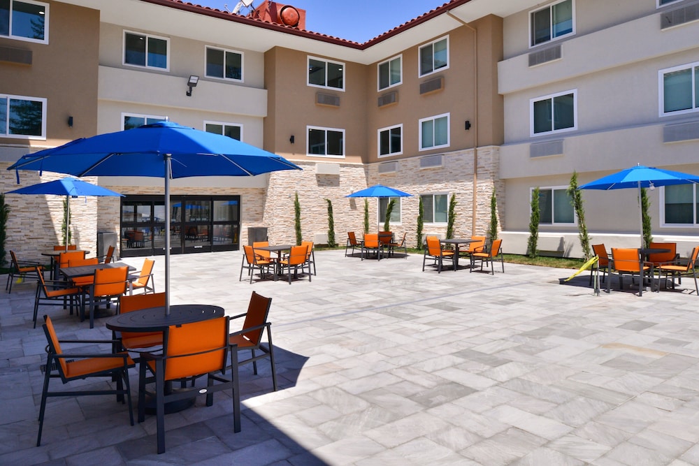 Holiday Inn Express Santa Rosa North An Ihg Hotel 30/40