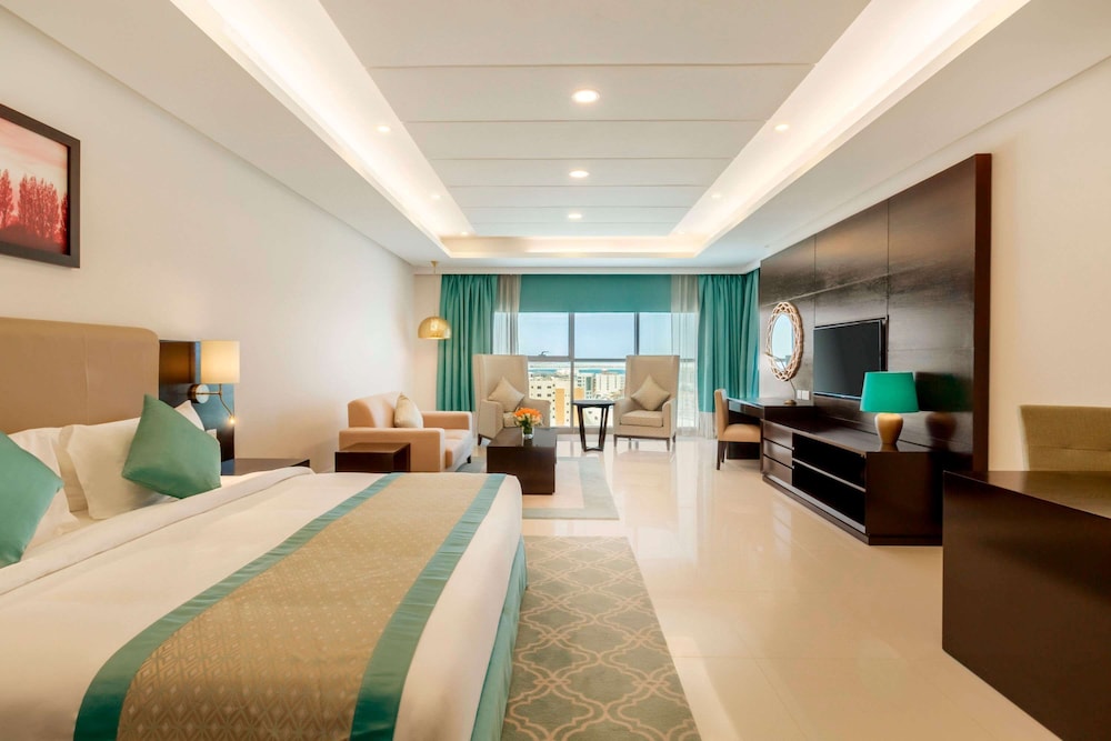 Ramada Hotel & Suites by Wyndham Amwaj Islands Manama 24/61