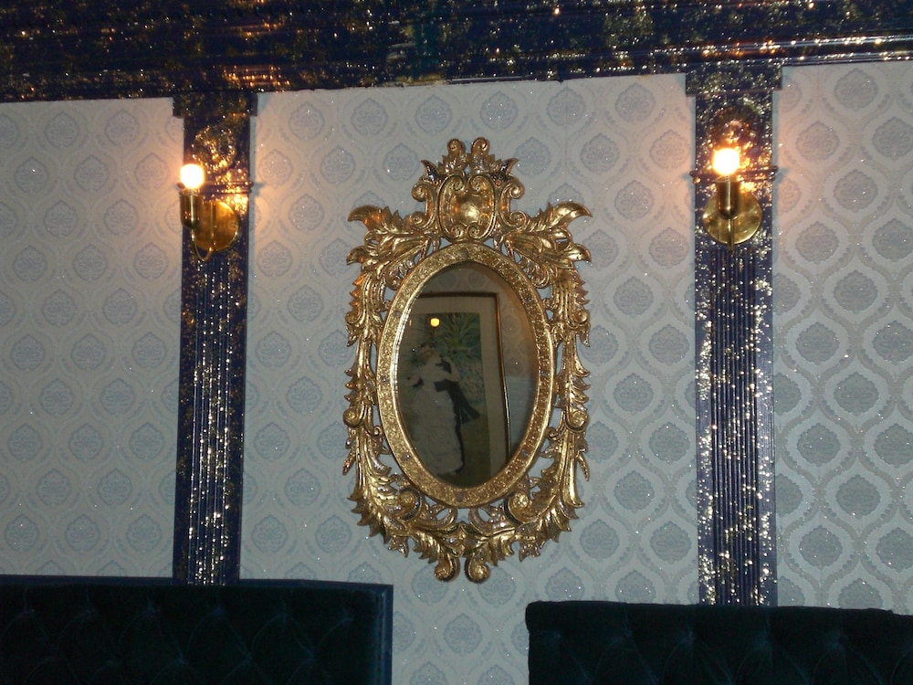 Hotel Monte Christo 13/50