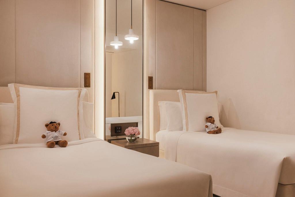 Garden, Family, Suite, 2 King Beds