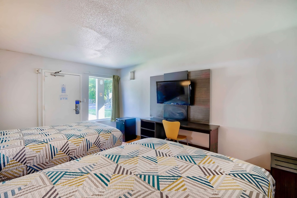 Motel6 Virginia Beach, VA 23/42