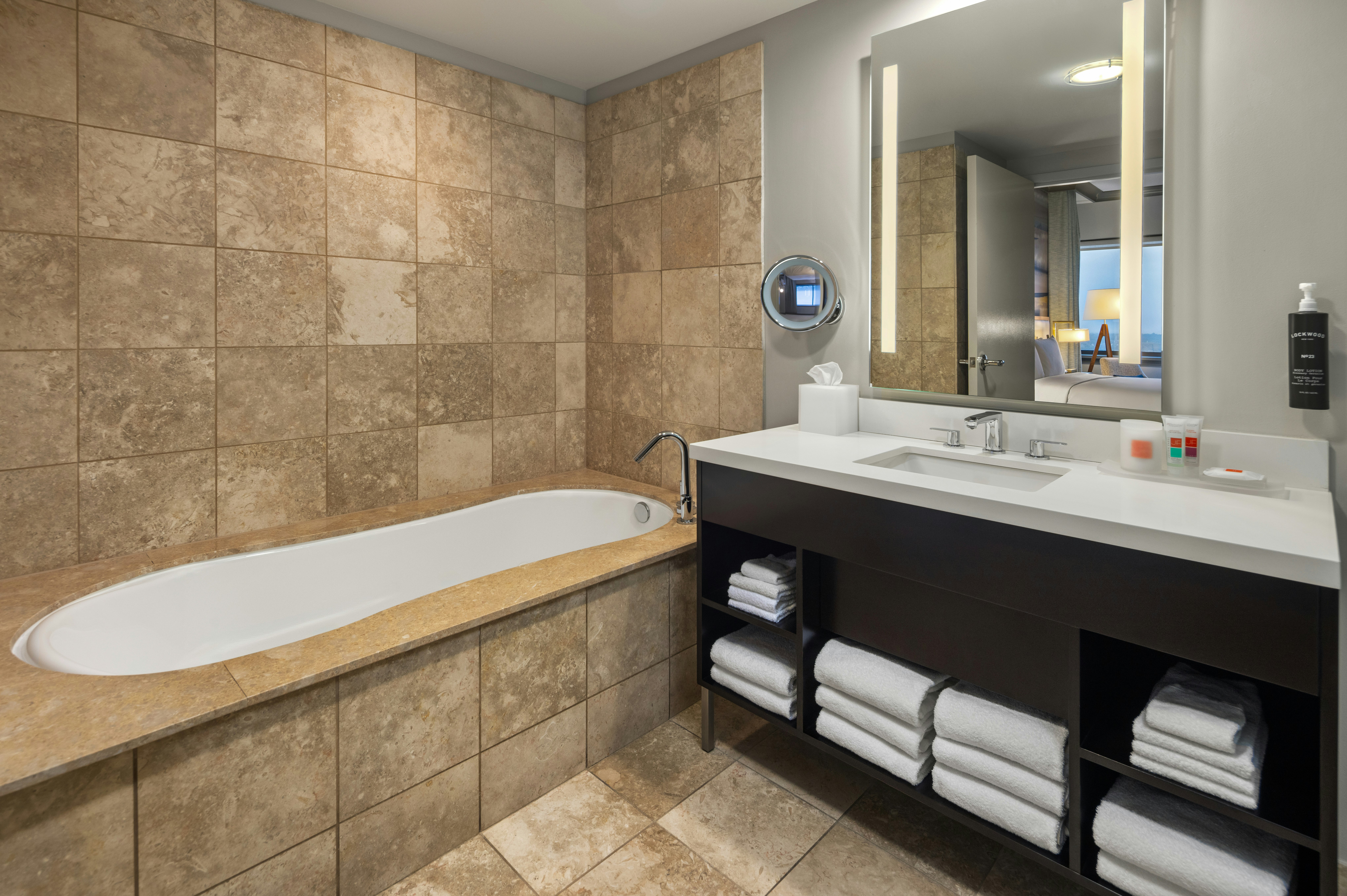 1 Bedroom, Skyline, Suite, King Bed