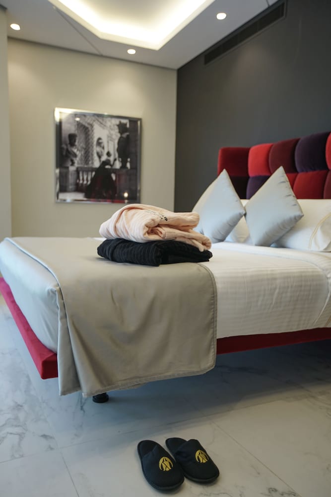 Royal Tulip Achrafieh 33/69