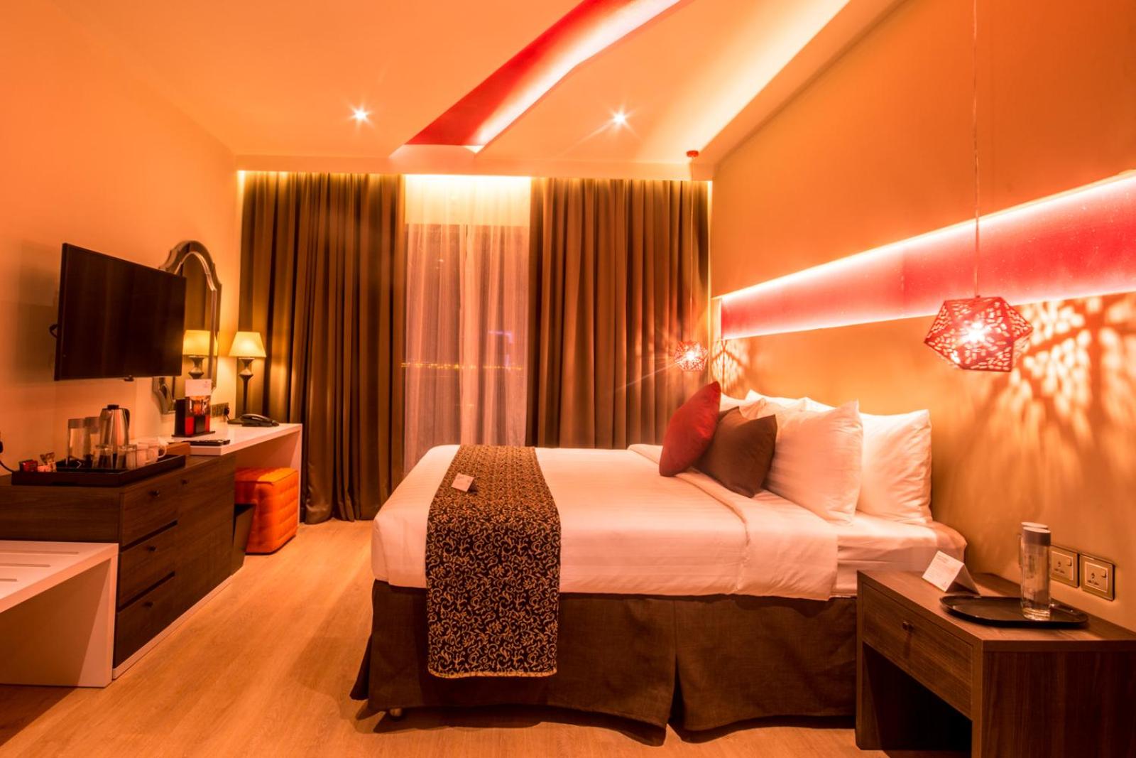 Executive, King Bed