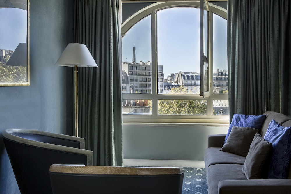 Royal Garden Champs Elysees 46/83