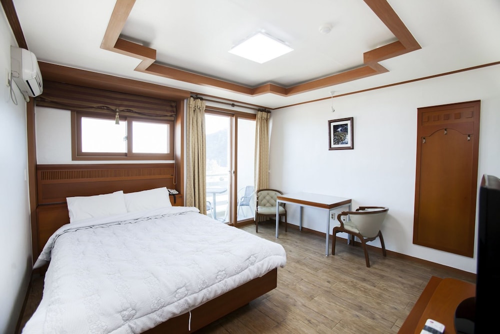 STANDARD, DOUBLE BED, OCEAN VIEW