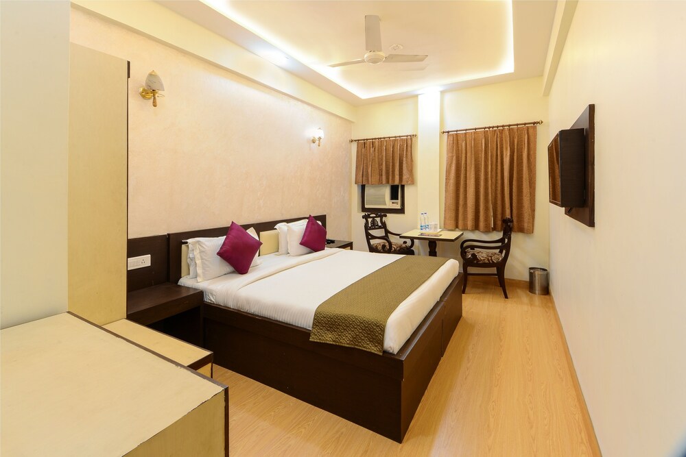 DELUXE, DOUBLE BED