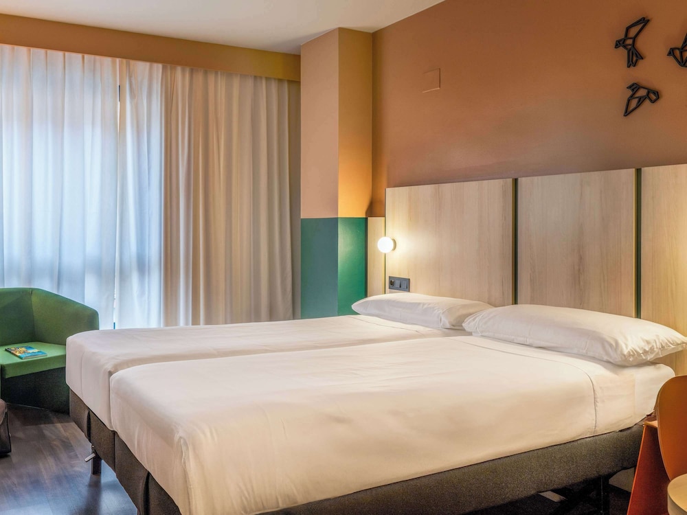 ibis Styles Zaragoza Ramiro I 23/65