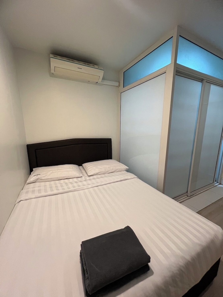 Sandee Room 24/50