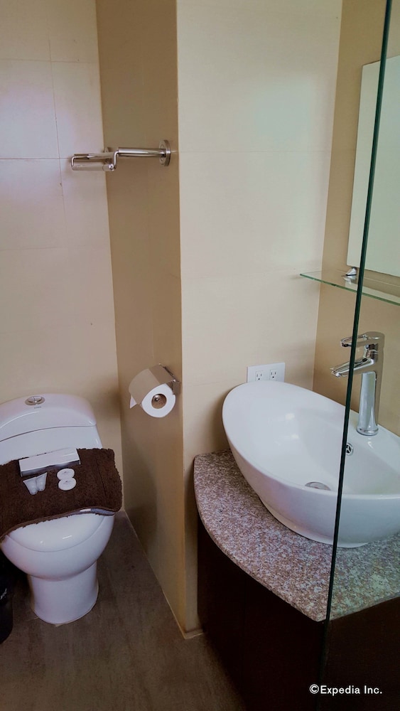 Zen Rooms Makati Amorsolo 12/59