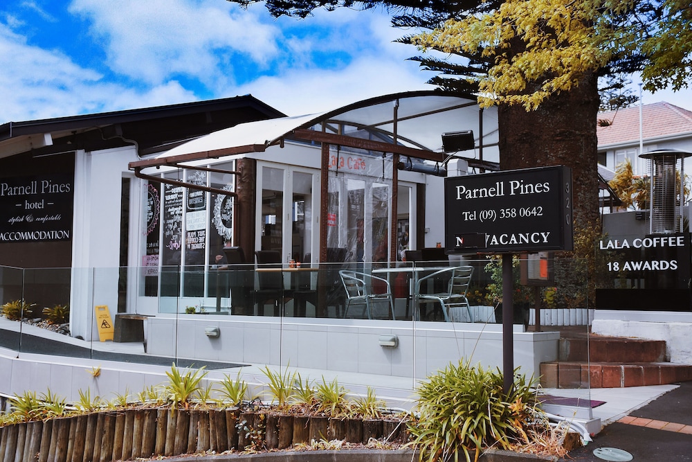 Parnell Pines Hotel 1/25