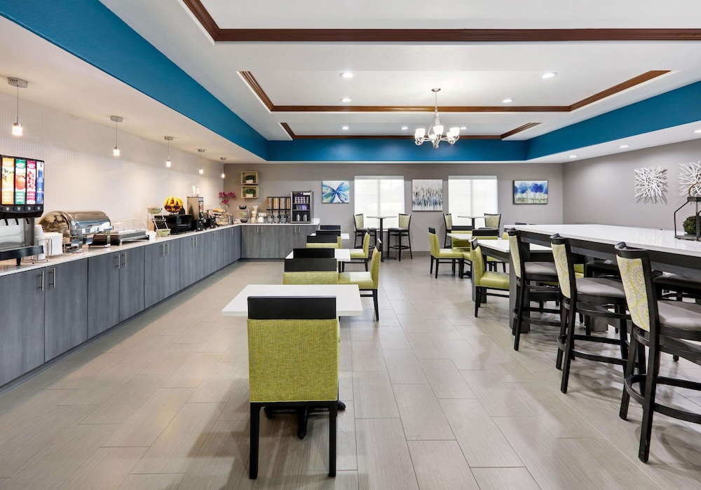 La Quinta Inn Suites By Wyndham Sulphur Springs 40/47