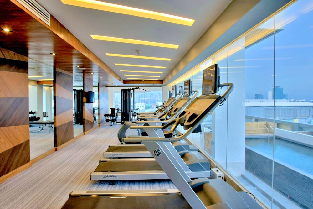 F1 Hotel Manila BGC 34/65