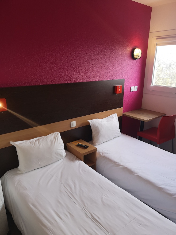 hotelF1 Nemours 5/50