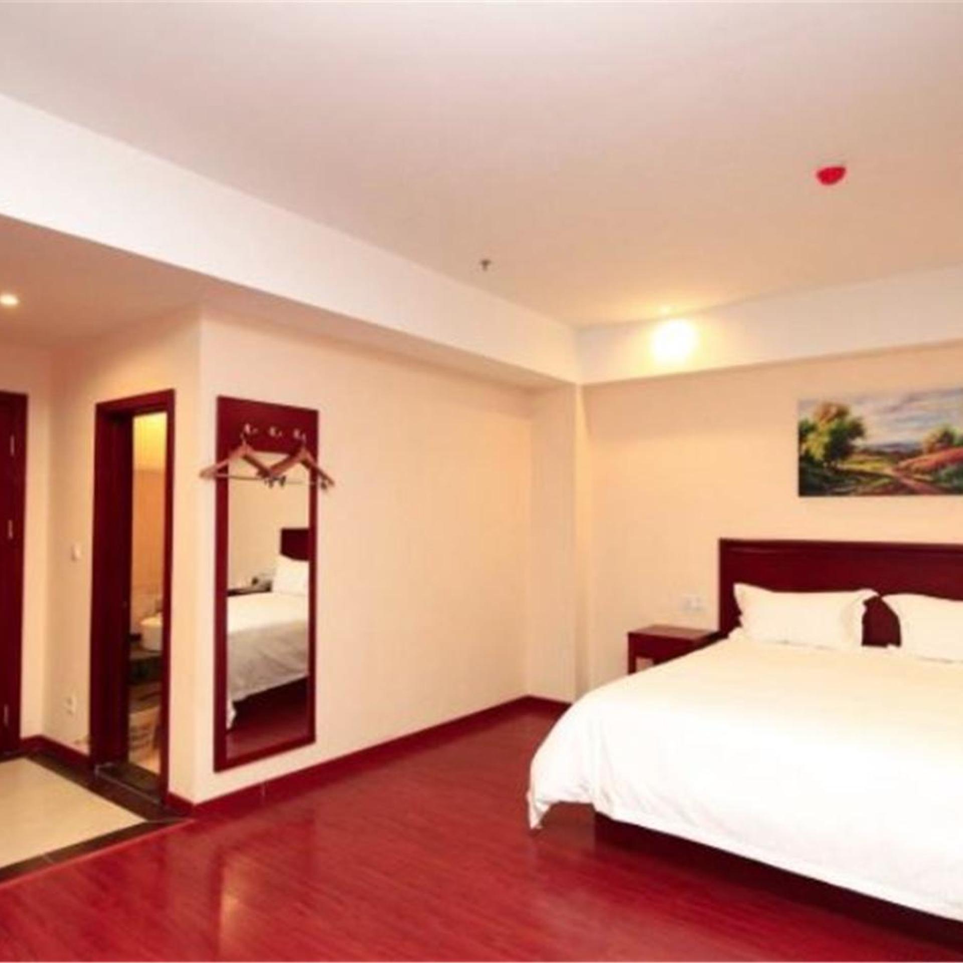 GreenTree Inn ShanDong RiZhao JuXian YinXing Avenue Middle ShanDong Road Business Hotel 37/67