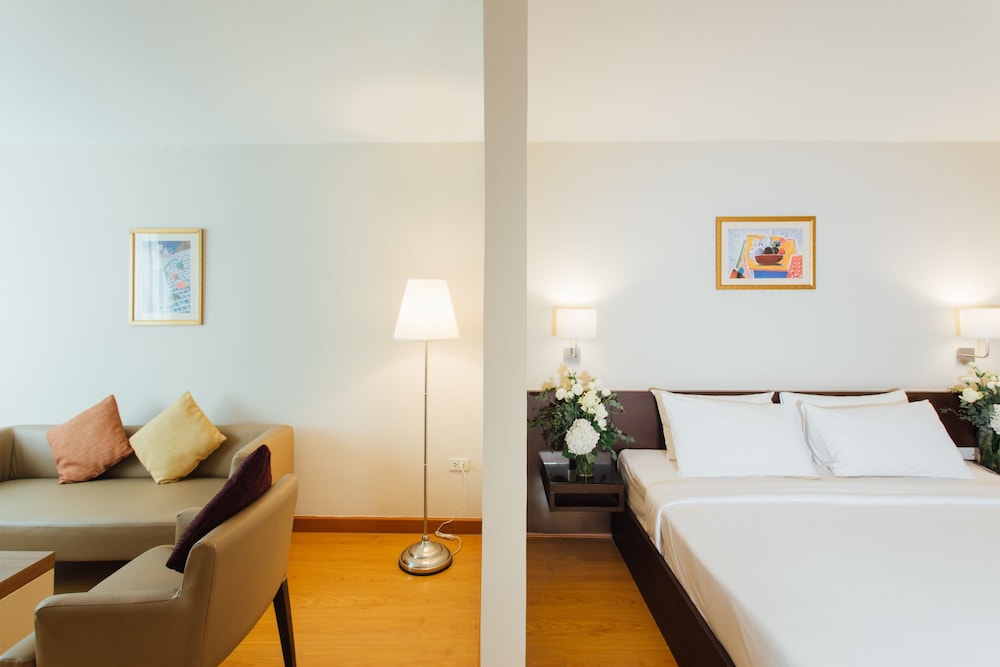 Seasons Siam Hotel 38/55
