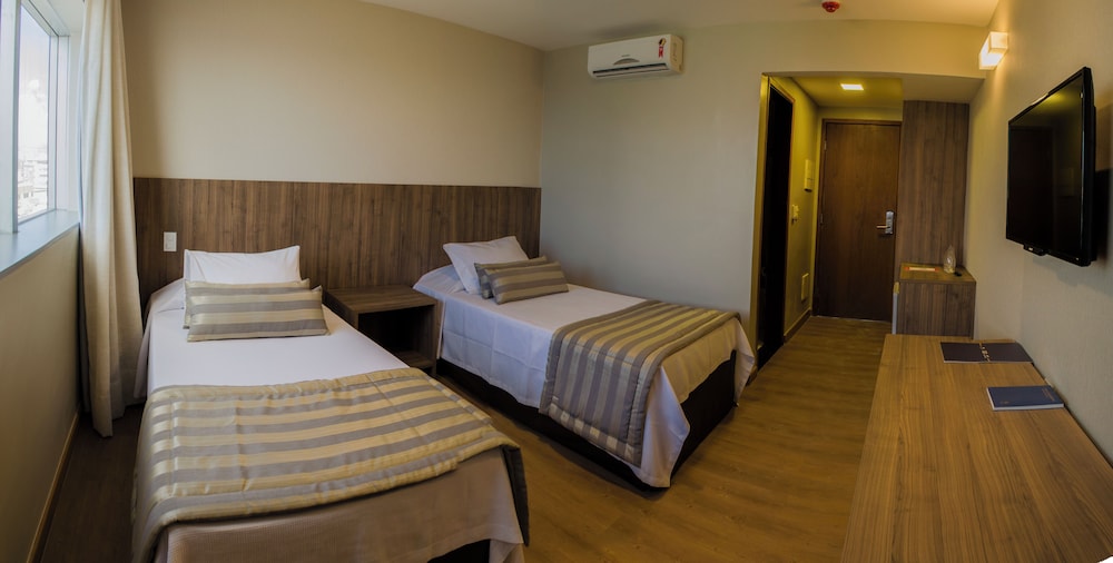 LUXURY, TWIN BEDS