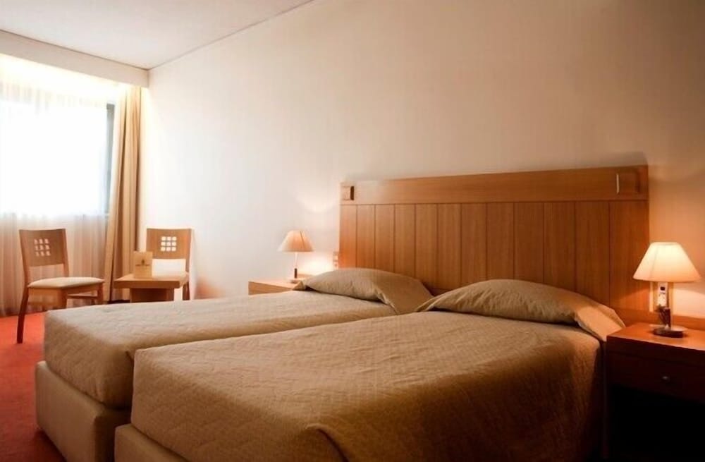ROOM, TRIPLE