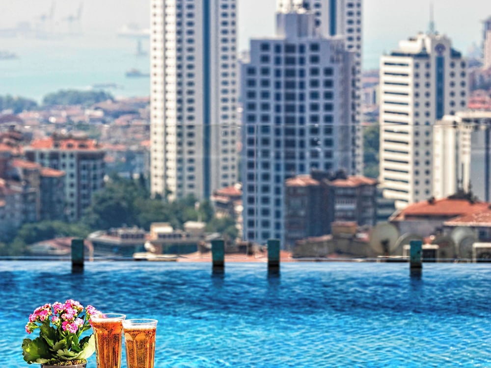 Fairmont Quasar Istanbul 75/79