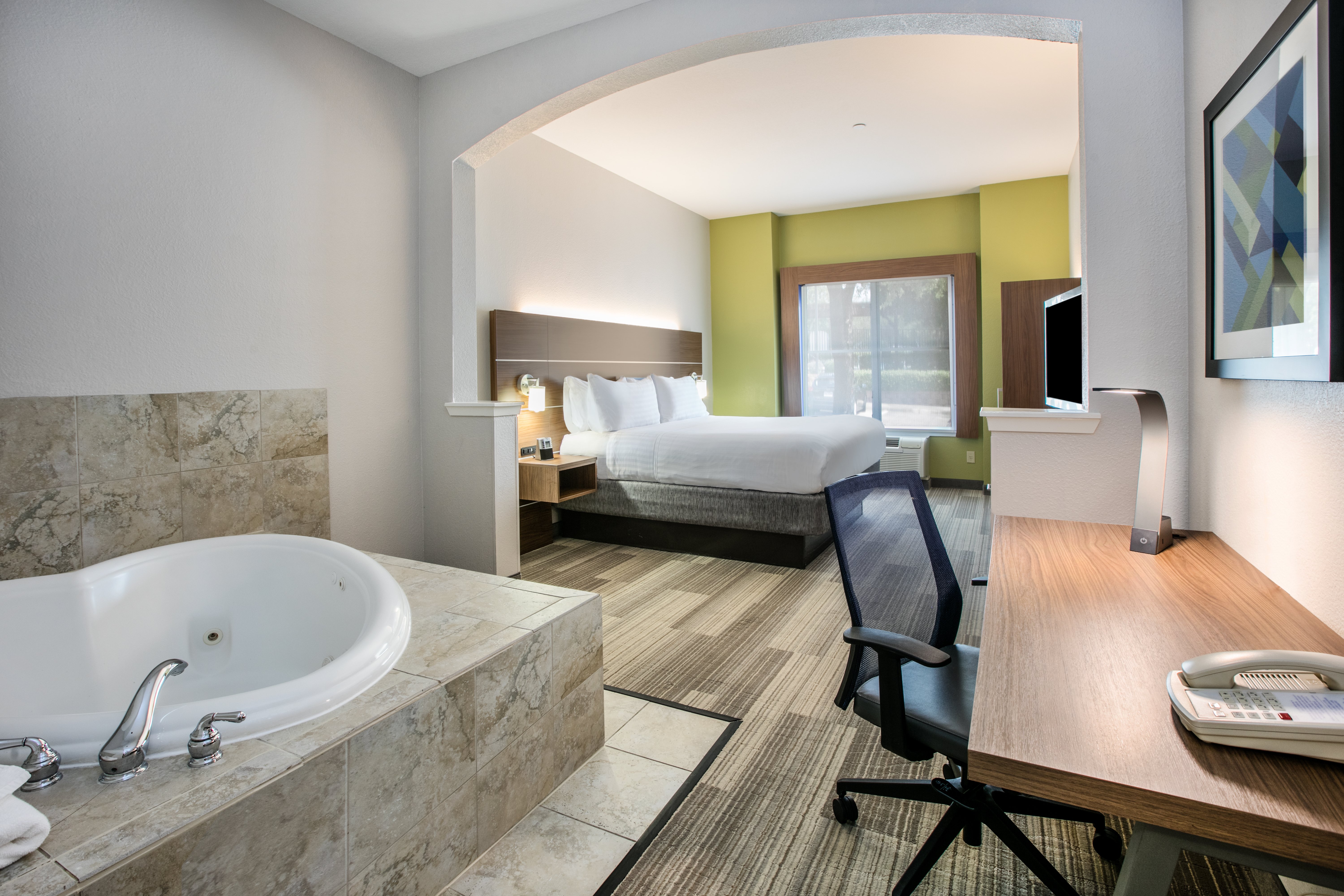 Holiday Inn Express Hotel And Suites Dallas Grand Prairie I 20 77/80